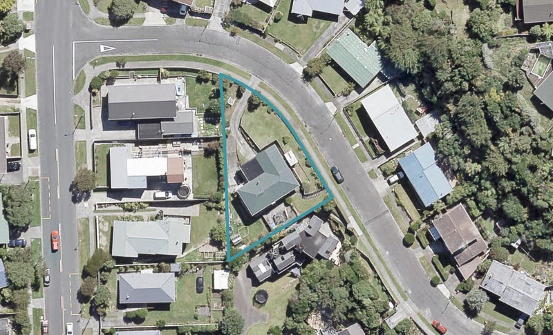 26 Laburnum Grove, Maungaraki, Lower Hutt - Carousel 1