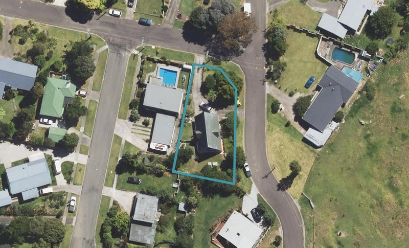 15 Norwood Road, Kaiti, Gisborne - Carousel 1