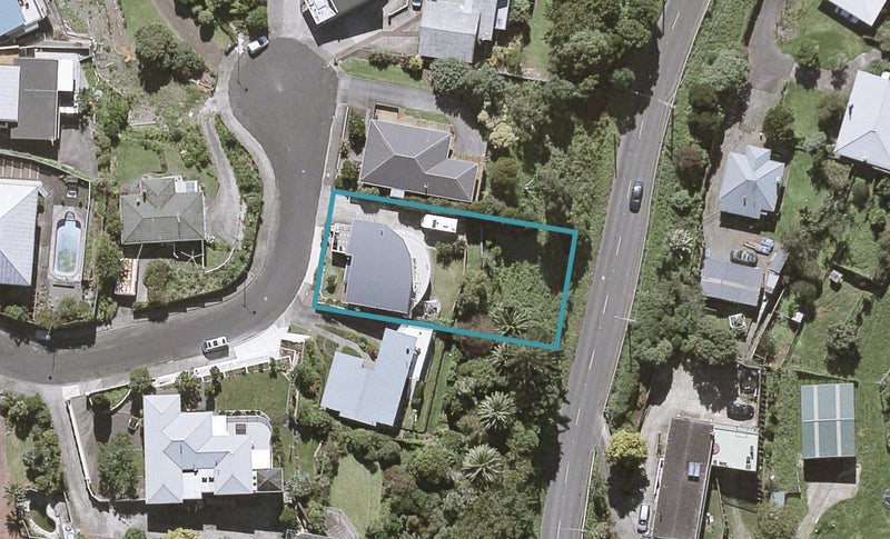 10 Catherine Crescent, Moturoa, New Plymouth - Carousel 1