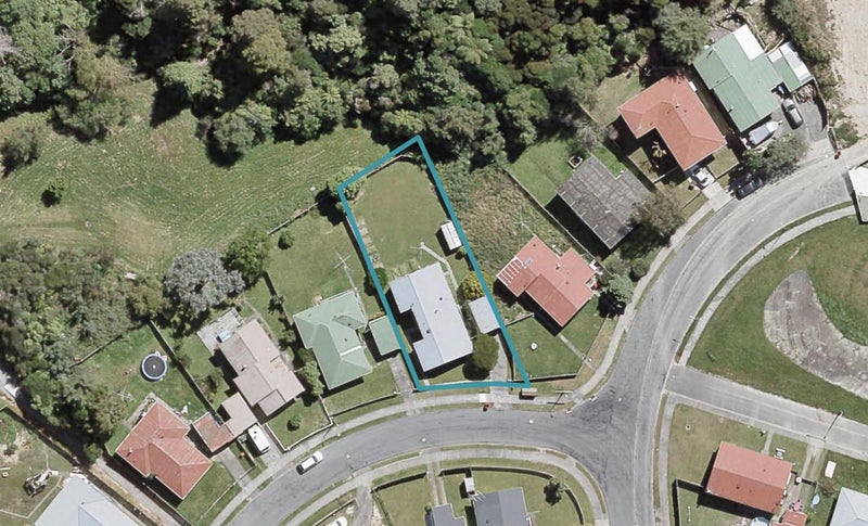 42 Speargrass Grove, Timberlea, Upper Hutt - Carousel 1