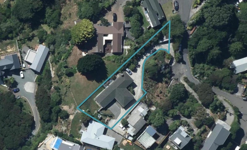 69 Gordon Road, Plimmerton, Porirua - Carousel 1