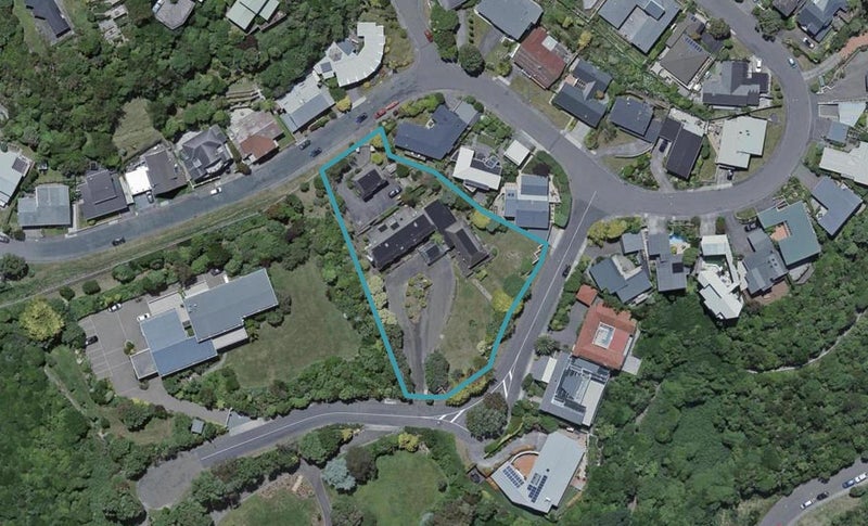 4 Butavas Street, Khandallah, Wellington - Carousel 1