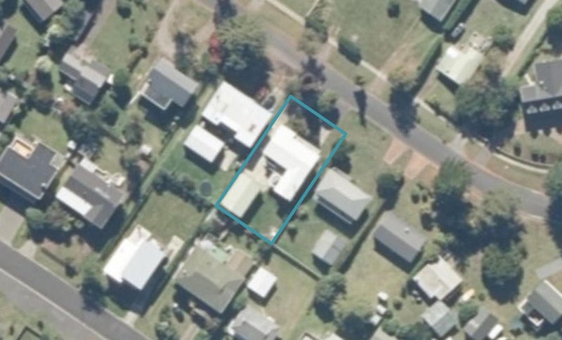 10 Ogilvie Road, Kinloch, Taupō - Carousel 1