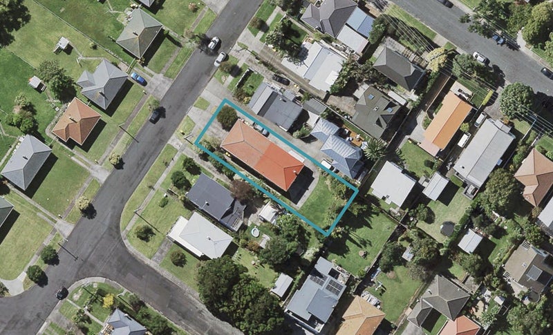 1/102 Eversleigh Road, Belmont, Auckland - Carousel 1