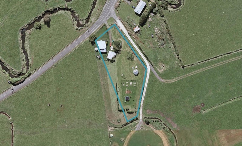 89 Waiwakaiho Road, Hillsborough, New Plymouth - Carousel 1