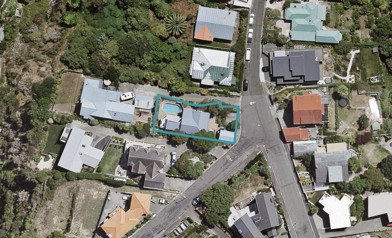 16 Roslyn Road, Bluff Hill, Napier - Carousel 1