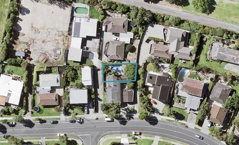20C Clovelly Road, Bucklands Beach, Auckland - Carousel 1