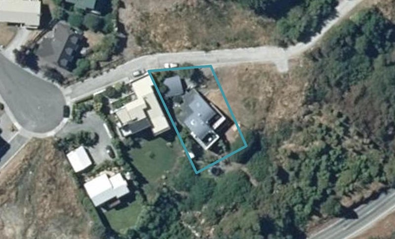 15A Thorn Crescent, Fernhill, Queenstown - Carousel 1