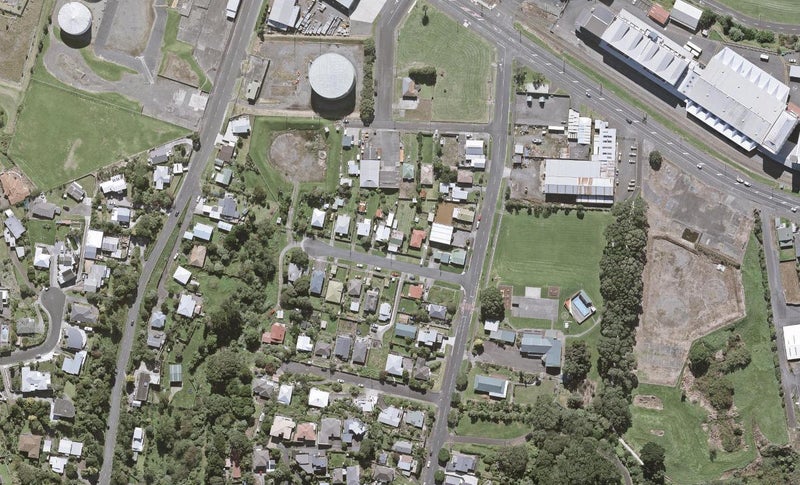 6 Harbour Street, Moturoa, New Plymouth - Carousel 1