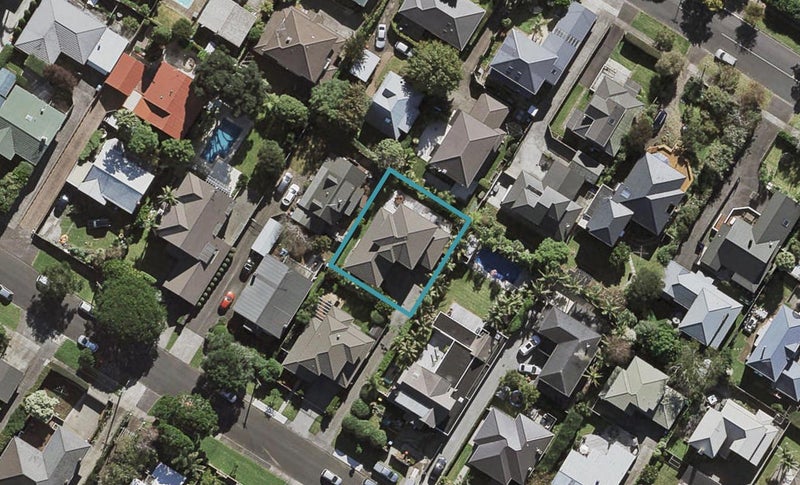 12A Kowhatu Road, One Tree Hill, Auckland - Carousel 1