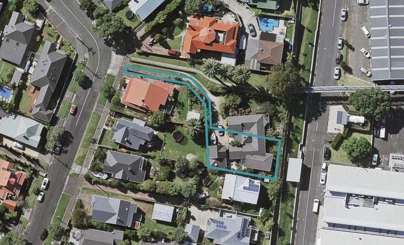 44 William Bond Street, Stanley Point, Auckland - Carousel 1
