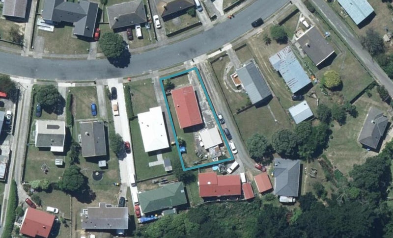 24 Arahura Crescent, Waitangirua, Porirua - Carousel 1