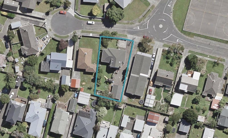 38 Dyer Street, Epuni, Lower Hutt - Carousel 1