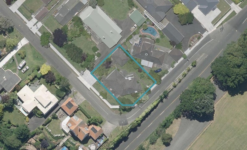 2 Tregarth Street, Saint Johns Hill, Whanganui - Carousel 1