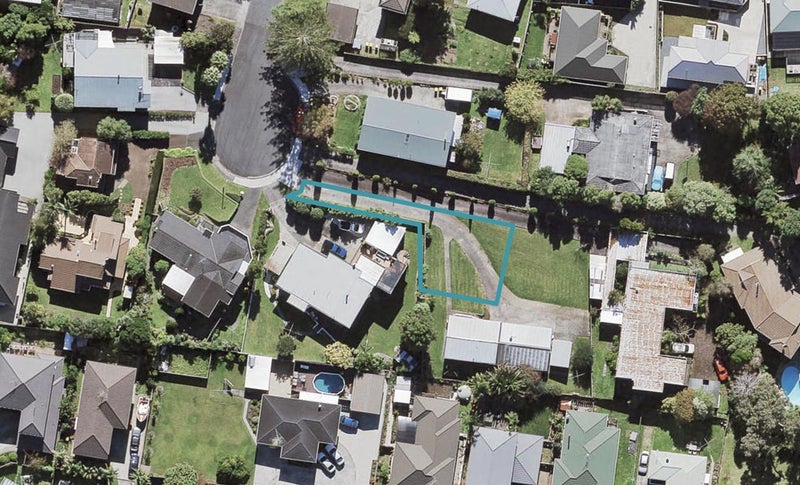 12D Dawn Place, Te Atatū South, Auckland - Carousel 1