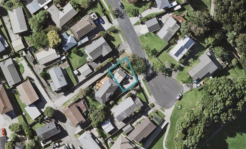 17A Coubray Place, Botany Downs, Auckland - Carousel 1
