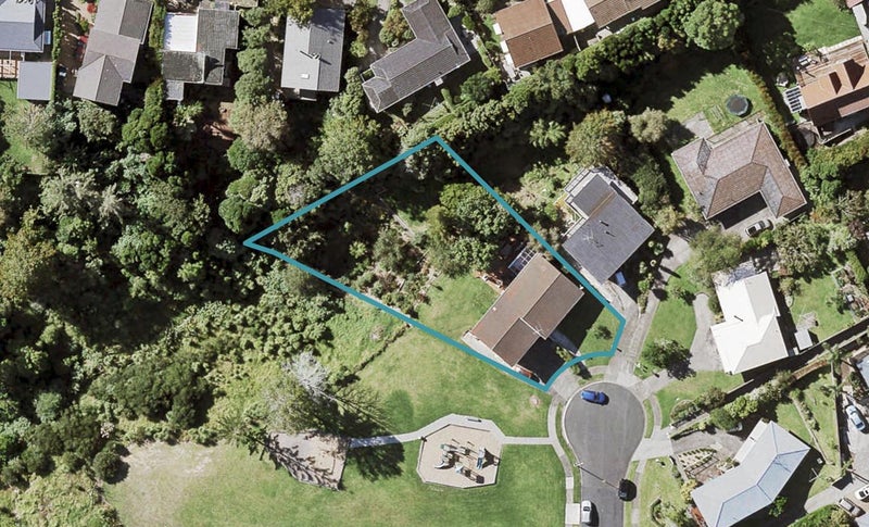 22 Pickwick Parade, Mellons Bay, Auckland - Carousel 1