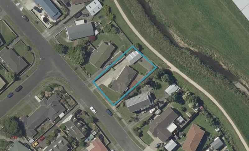 17 Willowstream Grove, Cloverlea, Palmerston North - Carousel 1