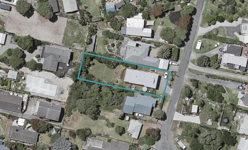 14 Mckenzie Avenue, Raumati South, Paraparaumu - Carousel 1
