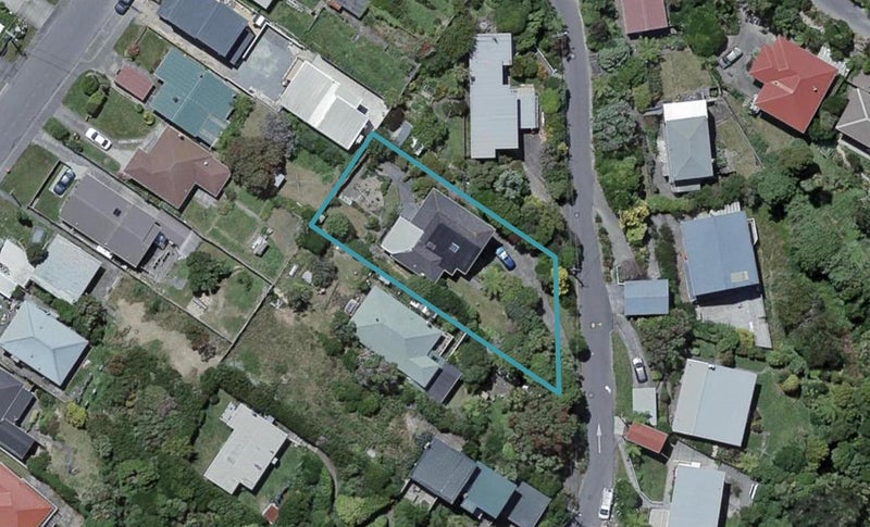 13 Dominion Park Street, Johnsonville, Wellington - Carousel 1