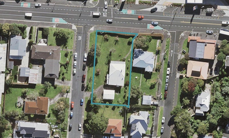 2 Fairfax Avenue, Northcote, Auckland - Carousel 1