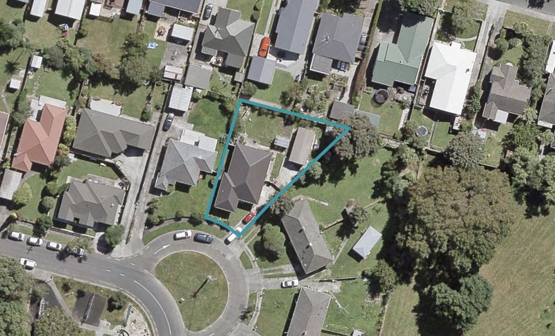 27 Roberts Street, Epuni, Lower Hutt - Carousel 1