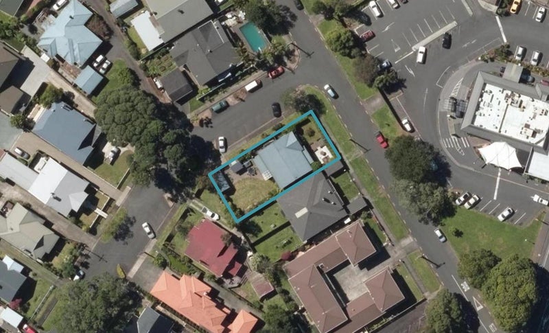 9 Apirana Avenue, Regent, Whangarei - Carousel 1
