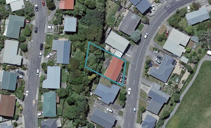 12 Truscott Avenue, Johnsonville, Wellington - Carousel 1