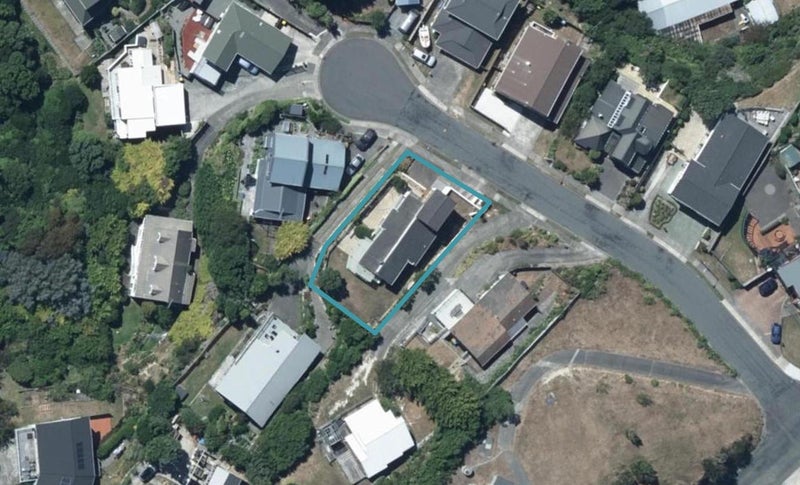 7 Tremaine Place, Camborne, Porirua - Carousel 1