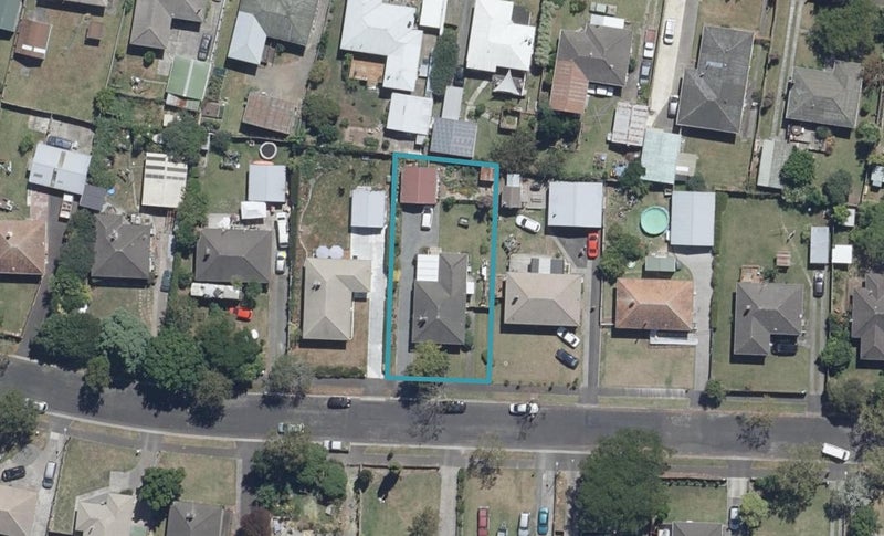 35 Slim Street, Bader, Hamilton - Carousel 1
