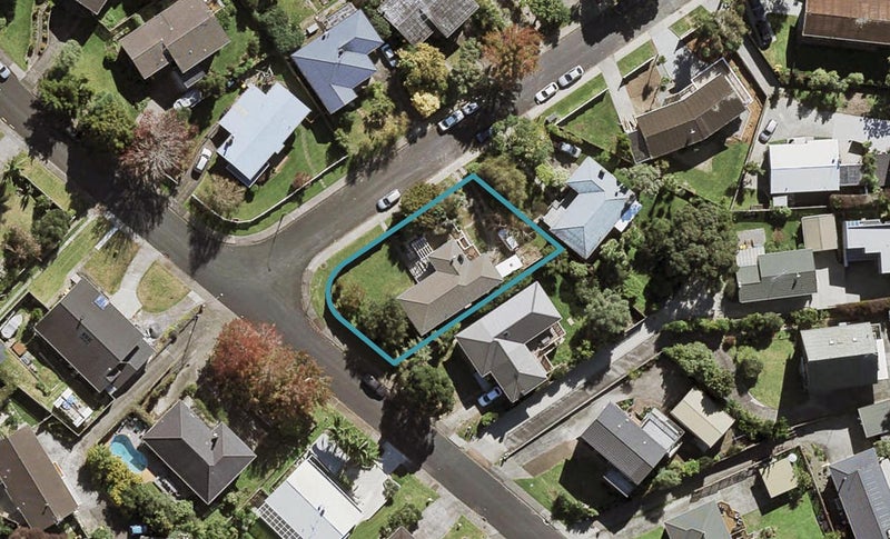 1 Arahia Street, Northcote, Auckland - Carousel 1