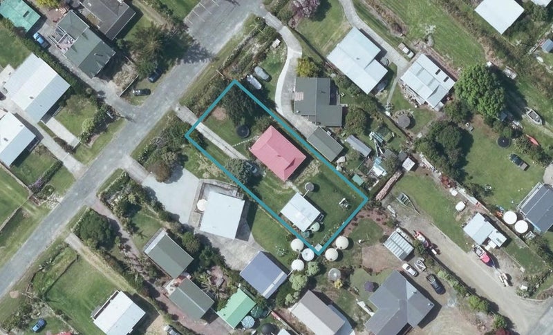 57 Fortescue Street, Māhia - Carousel 1