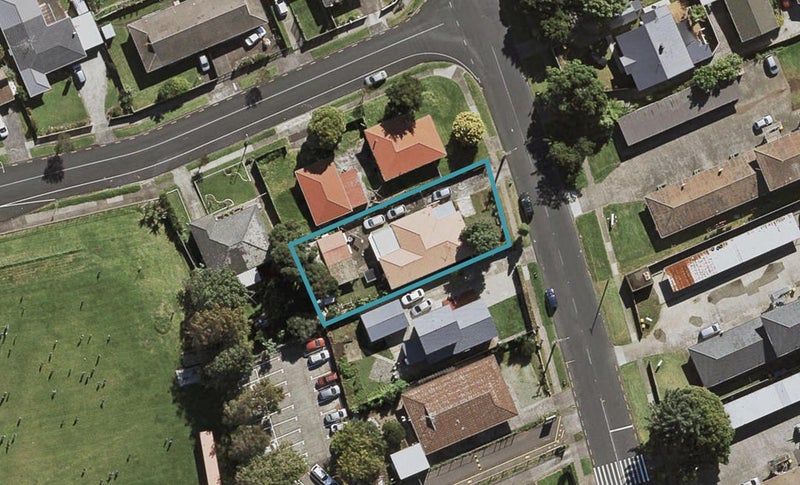 77 Kenderdine Road, Papatoetoe, Auckland - Carousel 1