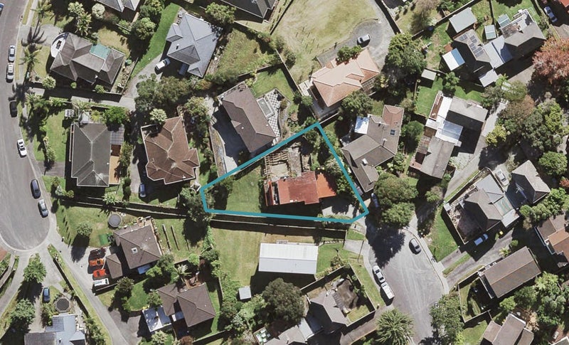 35 Tree View Avenue, Glenfield, Auckland - Carousel 1