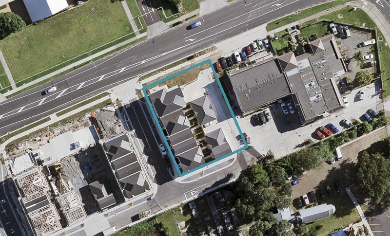 2/4 Wallson Crescent, Wiri, Auckland - Carousel 1