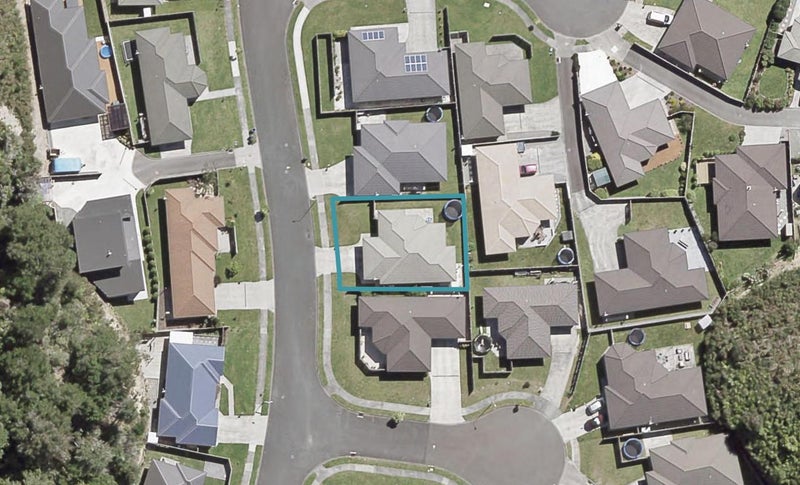 11 Aragon Grove, Kingsley Heights, Upper Hutt - Carousel 1
