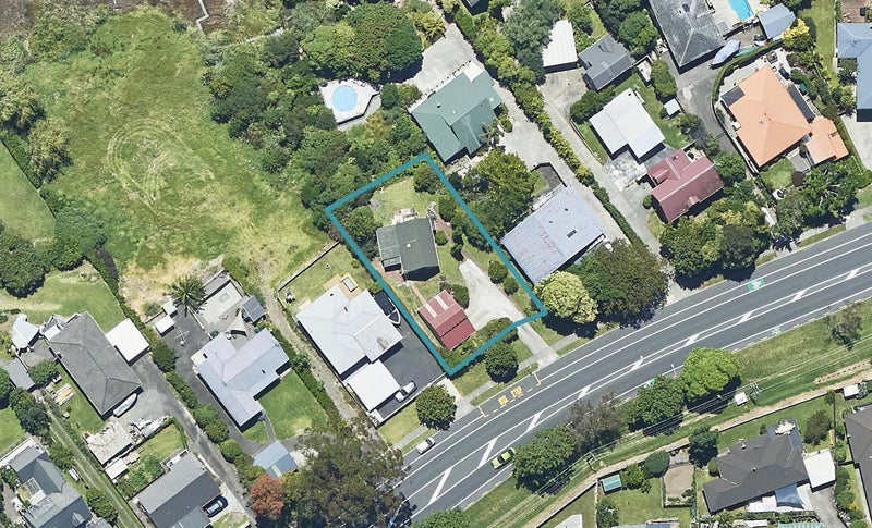 111 Welcome Bay Road, Welcome Bay, Tauranga - Carousel 1