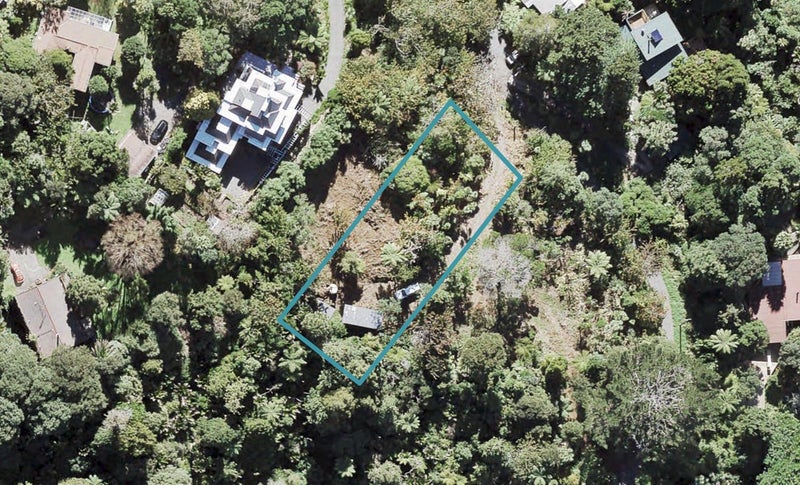 36 Raroa Terrace, Waiatarua, Auckland - Carousel 1