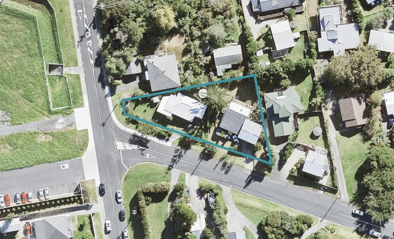 2B Holiday Road, Stanmore Bay, Whangaparaoa - Carousel 1