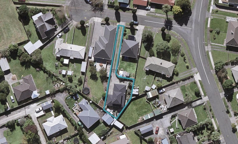 5A Clovelly Street, Brooklands, New Plymouth - Carousel 1