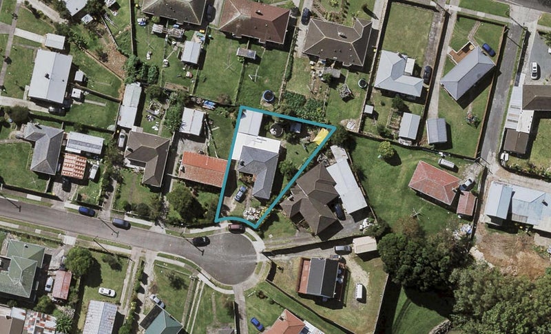 8 Berrett Place, Otara, Auckland - Carousel 1