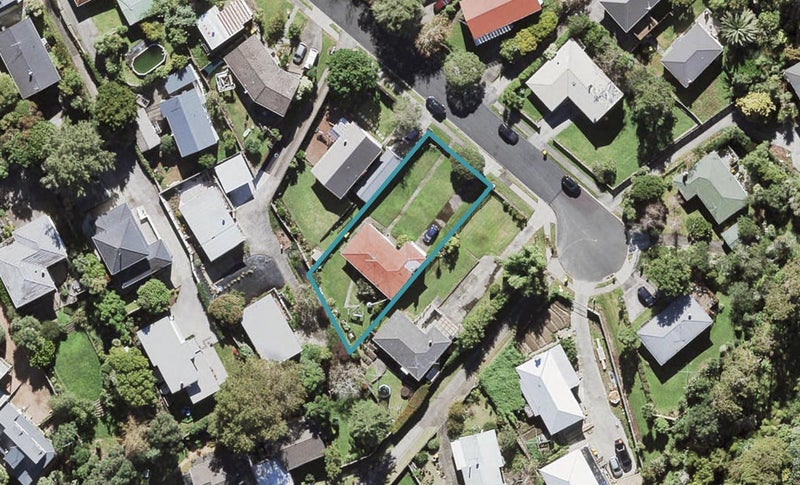 16 Titchener Street, New Lynn, Auckland - Carousel 1