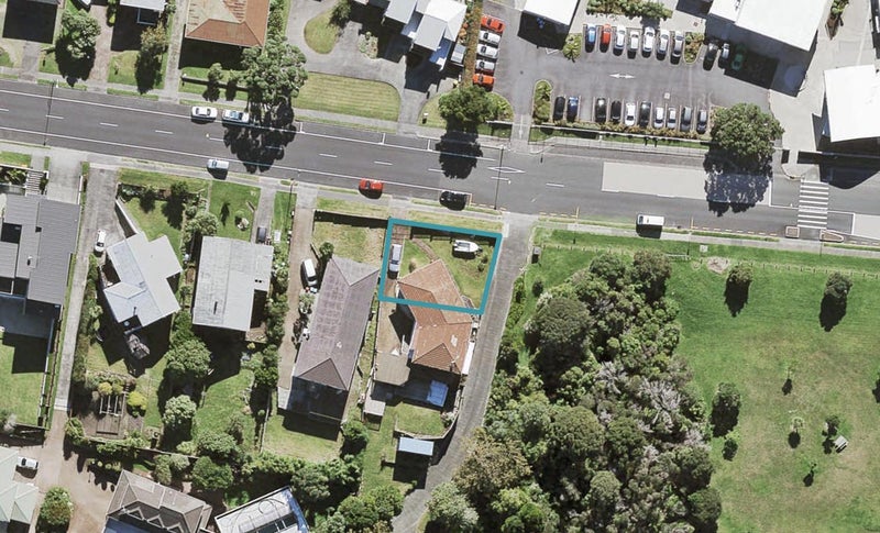 123 Halsey Drive, Lynfield, Auckland - Carousel 1