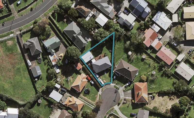 12 Tuata Street, One Tree Hill, Auckland - Carousel 1