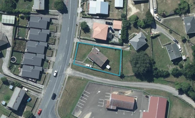 320 Warspite Avenue, Waitangirua, Porirua - Carousel 1