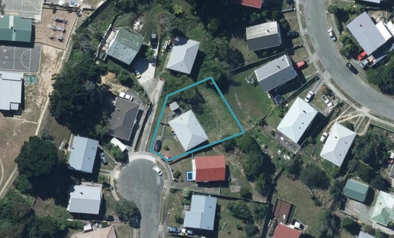 16 Carbine Place, Ascot Park, Porirua - Carousel 1