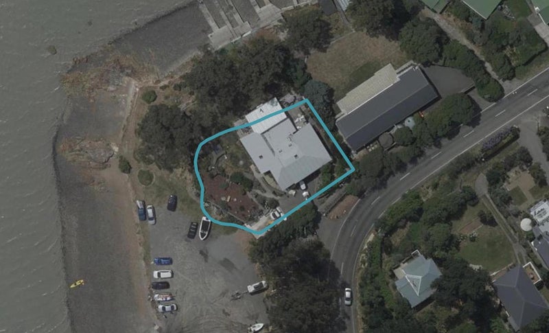 425 Marine Drive, Charteris Bay, Governors Bay - Carousel 1