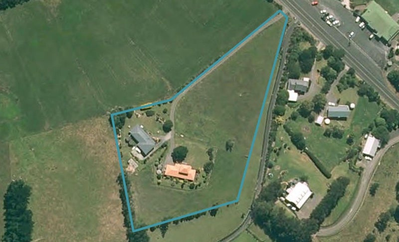 202 Peak Road, Helensville - Carousel 1