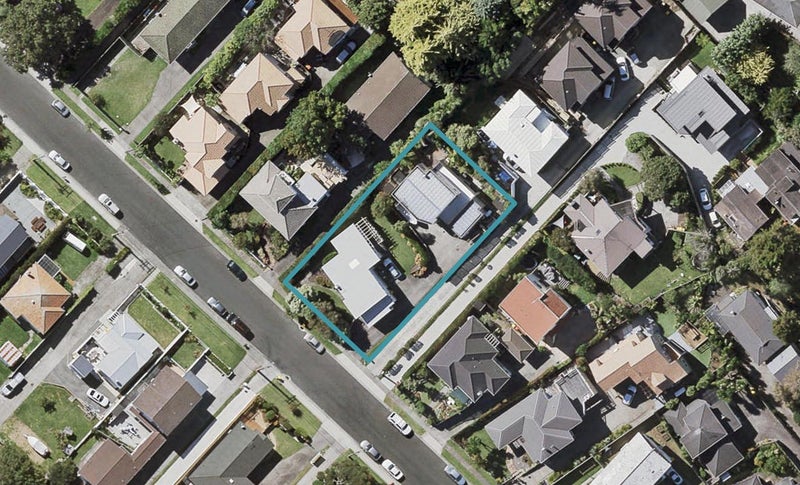 1/5 Dallinghoe Crescent, Milford, Auckland - Carousel 1