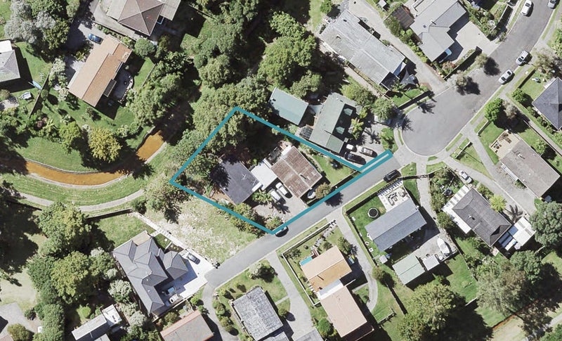1/13 Scarlock Avenue, Browns Bay, Auckland - Carousel 1
